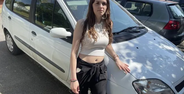 photo  jennyfer a acheté une renault mégane à la société bd motors, qu’elle ne peut utiliser, faute de carte grise en règle.  &copy;  le maine libre 