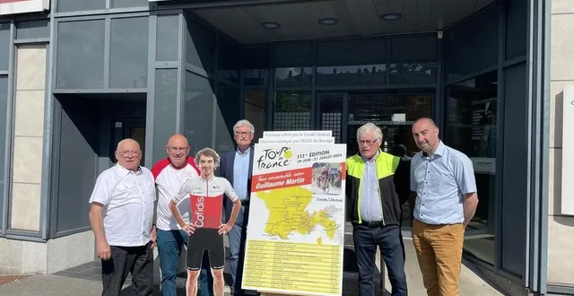 photo  guy métairie, trésorier du club des supporters de guillaume martin ; bernard guibout, membre d’argentan ; pascal laroche, de l’ornaise ; michel dupont, président du crédit mutuel du bocage flérien et cédric hubert, chargé de clientèle patrimonial au crédit mutuel de flers.  &copy;  ouest-france 