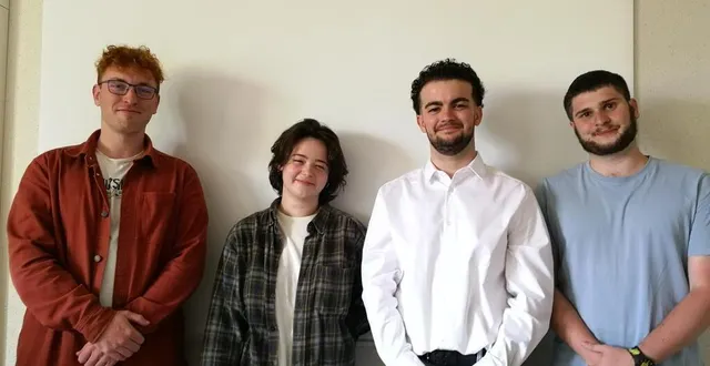 photo  de gauche à droite : thomas perret, lona lenain, victor bernier et mathis gervaise, tous étudiants en but.  &copy;  ouest-france 