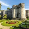photo le château d’angers accueille le grand bal de la libération, samedi 15 et dimanche 16 juin.