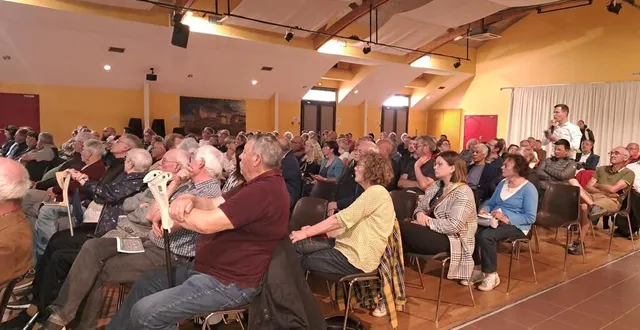 photo  la réunion publique dédiée au nouveau plan de circulation pour les vélos a été bien suivie, mardi 11 juin. les suzerains peuvent donner leurs avis jusqu’à fin juin.  &copy;  ouest-france 