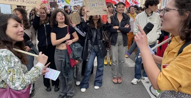 photo  ce sont de jeunes alençonnaises qui ont assuré l’ambiance, en tête de cortège.  &copy;  ouest-france 