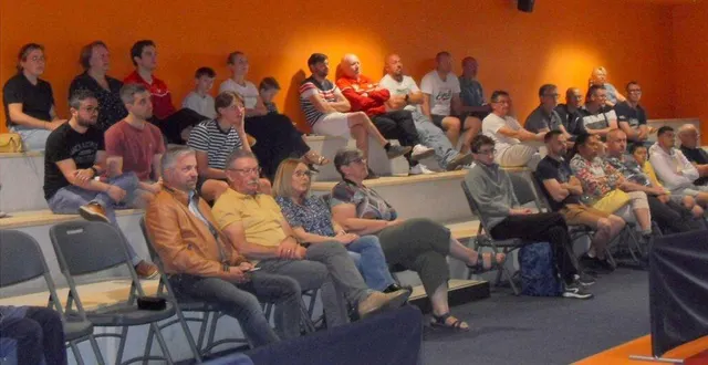 photo  une quarantaine de participants à l’assemblée générale.  &copy;  le maine libre 