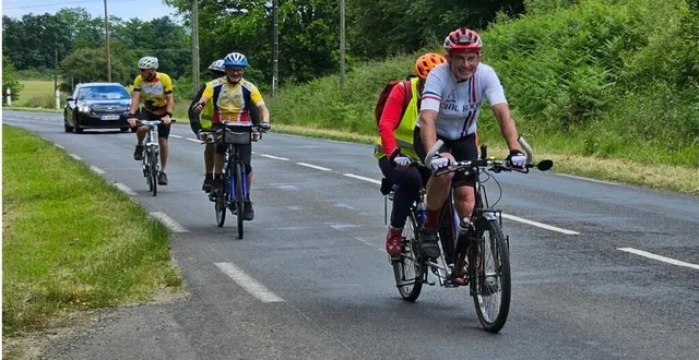 photo  dimanche matin, le club cyclotourisme saint-pavace organisait les 9es boucles palvinéennes. cent licenciés de quinze clubs sarthois et quatorze non-licenciés ont parcouru l’un des trois parcours proposés de 123 km, 89 km ou 61 km. les cheminots du mans alignaient 41 cyclos. grâce à éclipse, trois cyclos malvoyants ont roulé en tandem avec pilote. l’organisation a été appréciée.  &copy;  ouest-france 