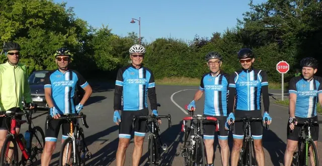 photo  le club cyclo des cheminots avait dépêché de nombreux sociétaires comme ceux sur la photo qui s’attaquaient aux 123 km.  &copy;  le maine libre 