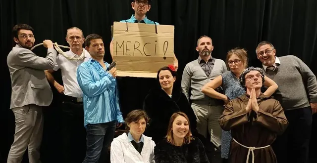 photo  la troupe des adultes reprend du service dans l’enthousiasme. elle interprétera en trois séances, en cette fin de semaine, une pièce constituée de sketchs où l’humour ne sera jamais absent.  &copy;  co 