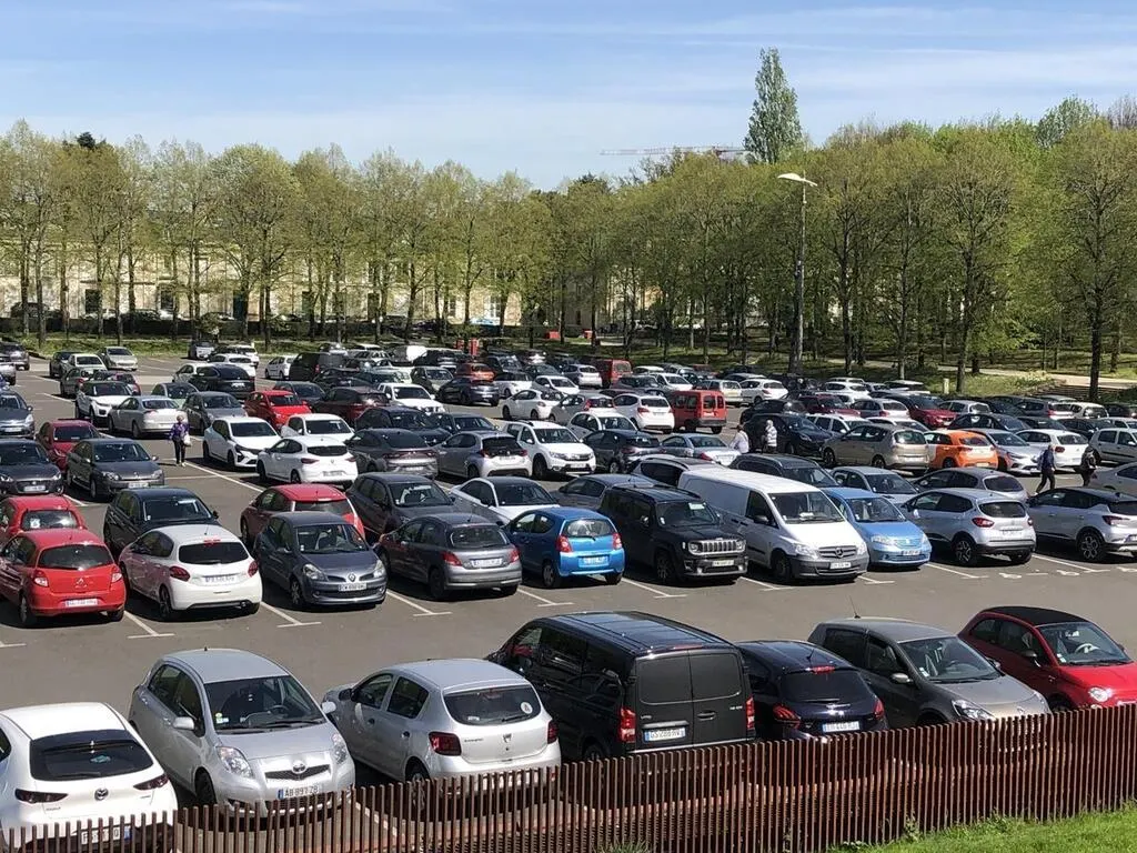 24H du Mans. Dans quel parking laisser sa voiture avant de prendre le tramway ? . Sport Le