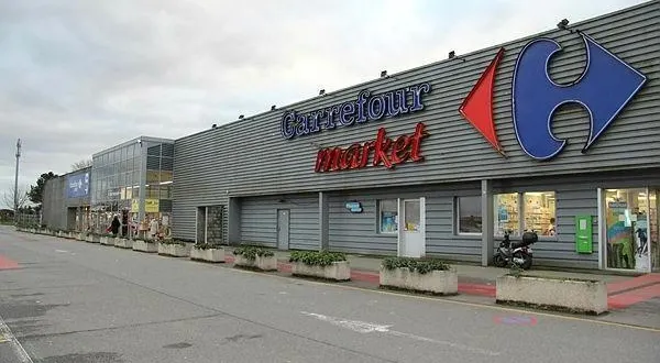 photo  le carrefour market d’alençon-quakenbruck lance son service de livraison à domicile.  &copy;  ouest france 