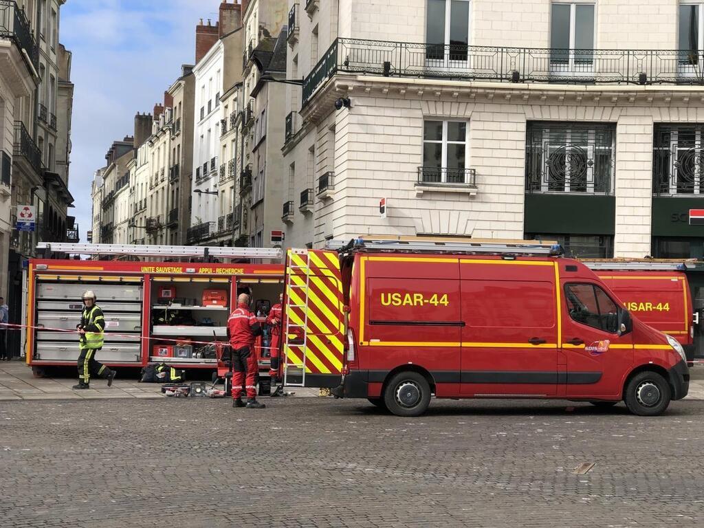 En Images À Nantes Les Longues Heures De Lutte Contre Lincendie Dun