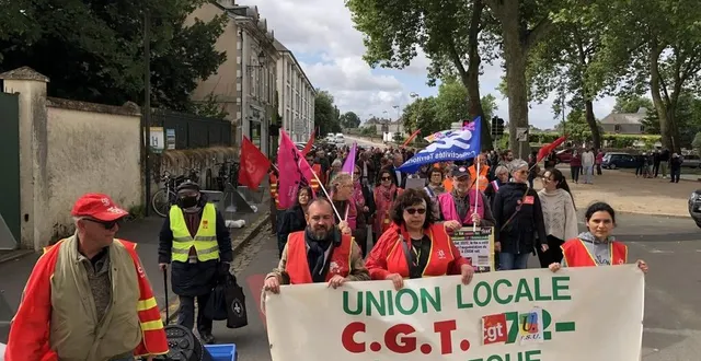 photo  un peu plus d’une centaine de personnes ont défilé contre l’extrême droite, ce samedi 15 juin 2024 dans les rues de la flèche (sarthe).  &copy;  ouest-france 