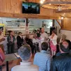 photo les propriétaires du camping delphine et jean-christophe bonnemaille ont préparé un discours d’inauguration au sein de l’espace bar restaurant.