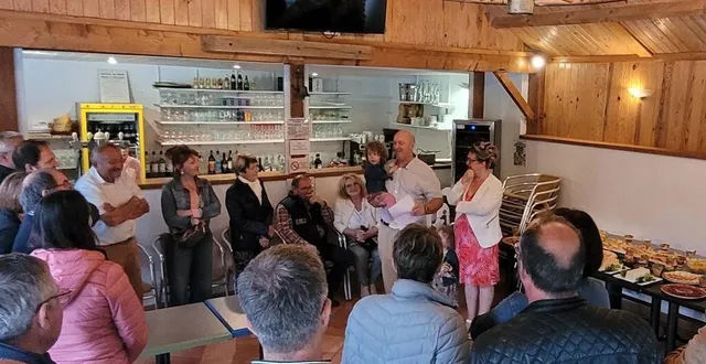 photo  les propriétaires du camping delphine et jean-christophe bonnemaille ont préparé un discours d’inauguration au sein de l’espace bar restaurant.  &copy;  co 
