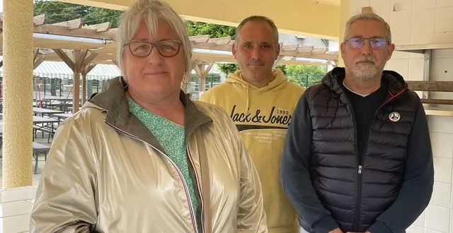 photo  sylvia et franck betton autour de christophe tarin, le référent de l’espace henri-royer.  &copy;  le maine libre 