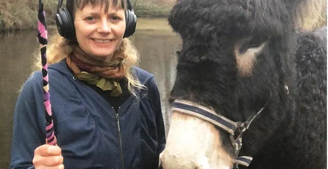 photo  edel truda et son âne kraft.  &copy;  edel truda 