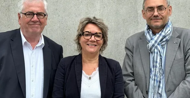 photo  patrick manteiguerro, à droite, se retire de la course aux législatives et soutient la candidature de manuela chevalier, maire-adjointe de bagnoles-de-l’orne-normandie et de son suppléant, rémy rillet.  &copy;  photo fournie par les candidats 