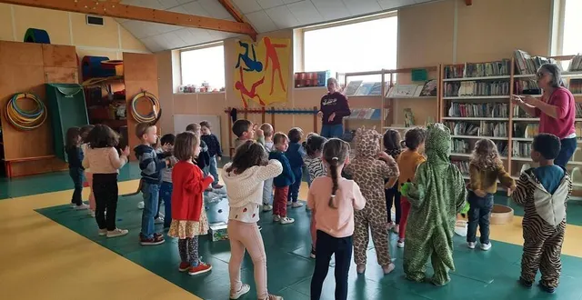 photo  les enfants répètent leur rôle avec application.  &copy;  ouest-france 