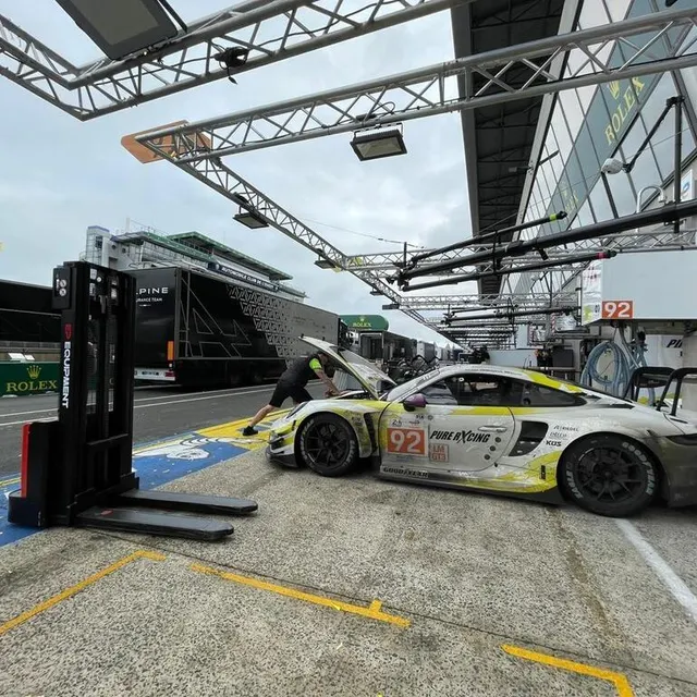 photo la porsche 911 gt3 n’a pas raté ses débuts en sarthe.  ©  ouest-france