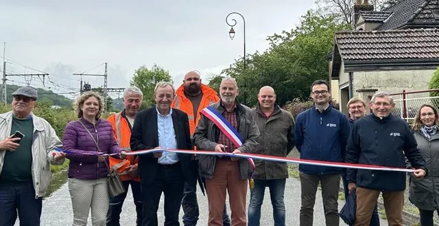 photo  les élus ont retrouvé les intervenants du te61 sur le site pour la réception des travaux d’enfouissement.  &copy;  ouest-france. 