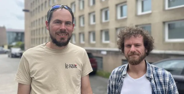 photo  mathias helbert et hugo letondeur sont les deux employés du réseau des arts vivants électriques (rave), basé au pôle ess de flers agglo à saint-georges-des-groseillers (orne).  &copy;  ouest-france 