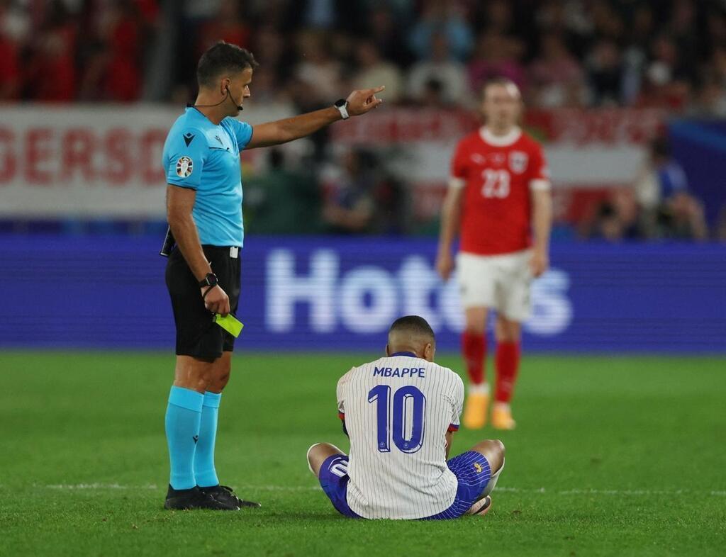 Euro 2024. Pourquoi Kylian Mbappé A-t-il Pris Un Carton Jaune Après Sa ...