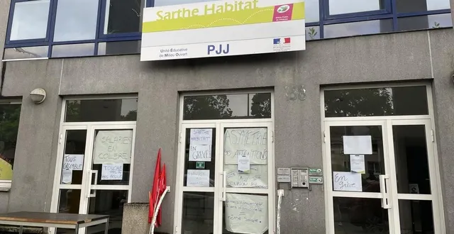 photo  ce mardi 18 juin 2024, 130 salariés de sarthe habitat ont fait grève contre l’augmentation de leur temps de travail.  &copy;  photo : le maine libre 