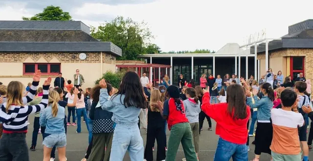 photo  tous les élèves de l’école léonard-de-vinci ont participé à la journée de prévention et de lutte contre le harcèlement.  &copy;  le maine libre 