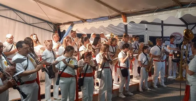 photo  la banda de los thorignos en pleine action.  &copy;  le maine libre 