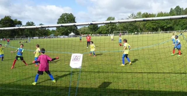photo  venus de toute la région et de bretagne, les enfants participant au tournoi dans les catégories u7, u9, et u11, se sont affrontés dans des matchs très disputés.  &copy;  ouest-france 