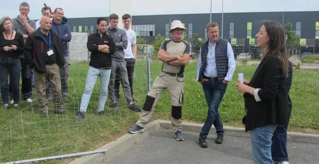photo  sylvain girard, président d’eco-mouton, coiffé d’un chapeau blanc, parlera beaucoup de ses moutons et de son idée d’écopâturage.  &copy;  ouest-france 
