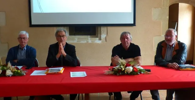 photo  dominique vovard, jean-marie gervais, bernard michel vice-président et michel corbin trésorier adjoint.   &copy;  le maine libre 