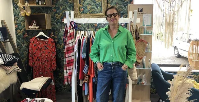 photo  catherine vacellier dans son salon.  &copy;  le maine libre 