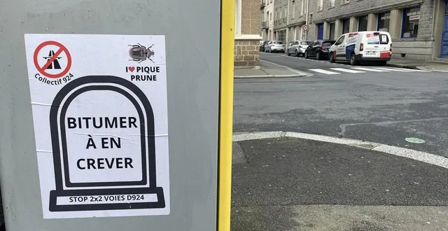 photo  le collectif 924 a collé ses pancartes contre la construction de la 2x2 voies entre briouze et sevrai (orne). ici à flers.  &copy;  ouest-france 