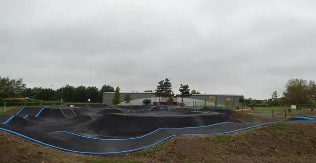 photo  beaucoup de musique mais aussi l’ouverture officielle du pumptrack.  &copy;  le maine libre 