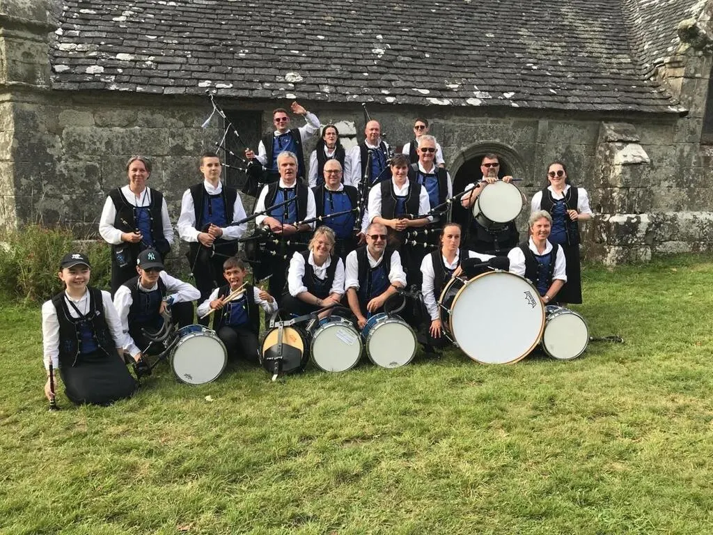 Avant les spectacles d’été, le Bagad Karaez lance une cagnotte pour l
