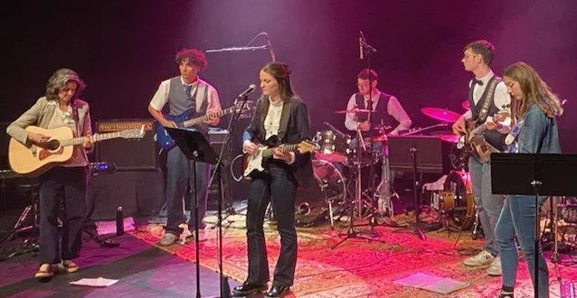 photo  le jeune groupe ama, issu de l’école de musique du gesnois bilurien, performera demain, pour la fête de la musique.  &copy;  ouest-france 