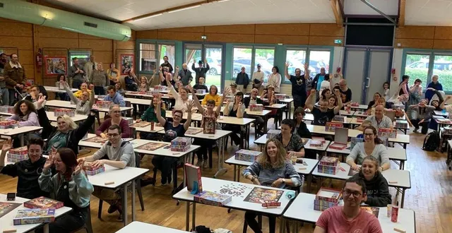 photo  70 adultes ont participé à l’open de france de puzzle. les dix plus rapides à reconstituer un jeu de 500 pièces ont été récompensés.  &copy;  ouest-france 