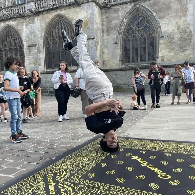 Il n’y a pas que la musique à la Fête de la musique. C’est aussi l’occasion pour certains jeunes talents de montrer qu’ils en ont sous le capot ! Ouest-France photo il n’y a pas que la musique à la fête de la musique. c’est aussi l’occasion pour certains jeunes talents de montrer qu’ils en ont sous le capot ! © ouest-france