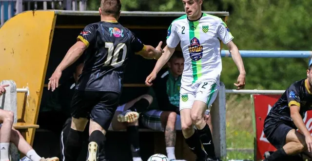 photo  loué (ici en huitième de finale contre trangé - degré - chaufour) sera l’outsider de la finale de coupe du district contre mansigné.  &copy;  archives le maine libre 