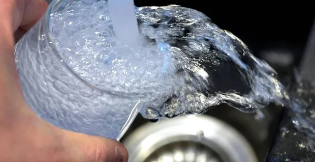 photo  pour éviter l’irruption de fumée au moment de l’opération, il est conseillé de s’assurer de la présence d’eau dans les siphons (en verser, s’il y a lieu).  &copy;  photo d’illustration ouest-france 