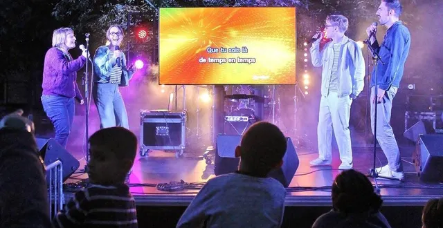 photo  le karaoké proposé sur la scène de la place dom-guéranger a connu un gros succès vendredi 21 juin 2024, pour la fête de la musique à sablé-sur-sarthe.  &copy;  ouest-france 