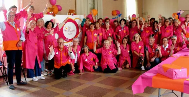 photo  les 51 blouse roses ont fêté leurs 80 ans.  &copy;  le maine libre 