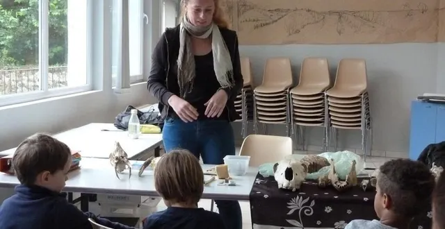 photo  laëtitia demay a accueilli le public et lui a expliqué son travail de archéozoologue.  &copy;  ouest-france 