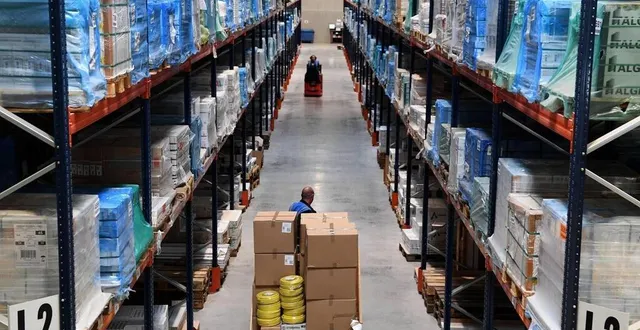 photo  saint-léger-de-linières, le 17 mai 2019. la plateforme de 42 000 m² desservait 25 magasins leroy merlin.  &copy;  archives co – josselin clair 