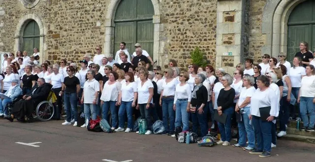 photo  cent cinquante choristes ont interprété des titres du groupe queen.  &copy;  le maine libre 