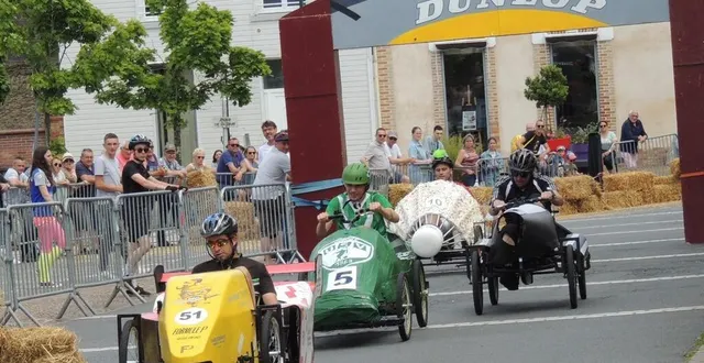 photo  les trois équipages qui ont fini sur le podium en compétition dès le lancement de la course.  &copy;  le maine libre 