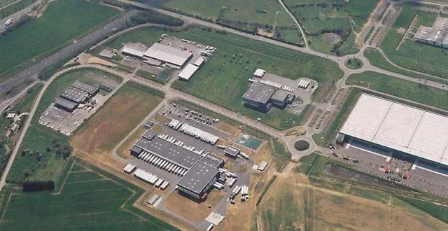 photo  une vue aérienne de la zone d’activité ouest-park dans les années 2010.  &copy;  archives ouest-park 