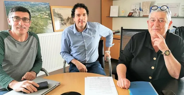 photo  olivier guyon adjoint aux finances, charles mesnil adjoint à l’urbanisme et irène boyer maire de moncé-en-belin.  &copy;  le maine libre 