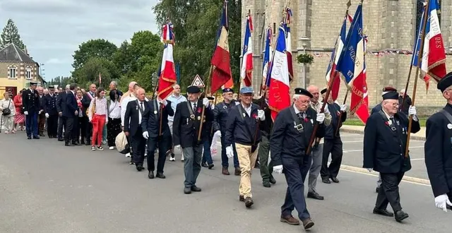 photo  plusieurs centaines de personnes ont défilé dans les rues de saint-georges-des-groseillers (orne), pour rendre hommage aux soldats canadiens, ce dimanche 23 juin 2024.  &copy;  mairie saint-georges-des-groseillers 