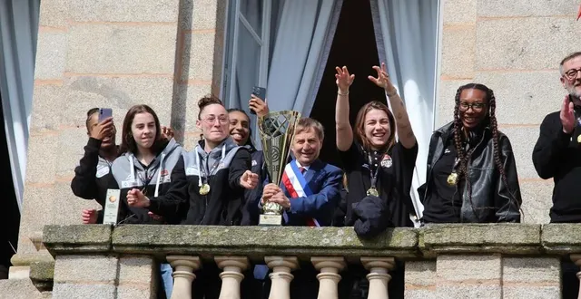 photo  dimanche 28 avril 2024, les basketteuses de l’usbda avaient été accueillies à la mairie d’alençon après leur titre au trophée coupe de france.  &copy;  archives ouest-france 