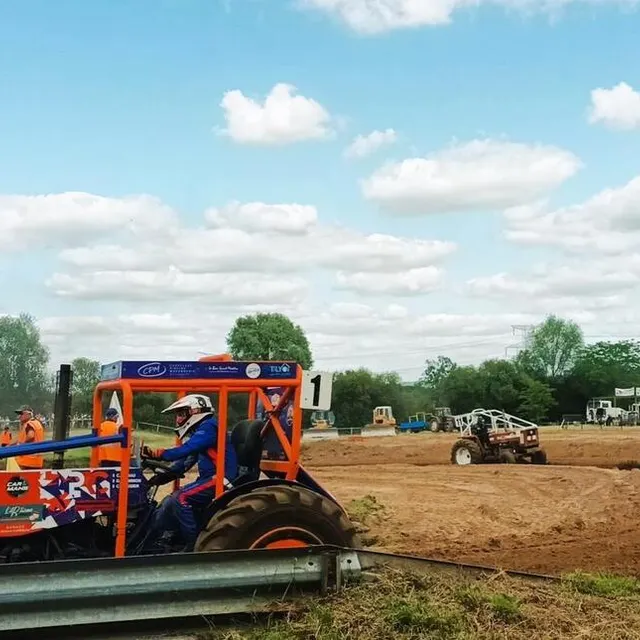 photo le massey ferguson n° 1 a perdu dix places après un changement de pilote.  ©  ouest-france